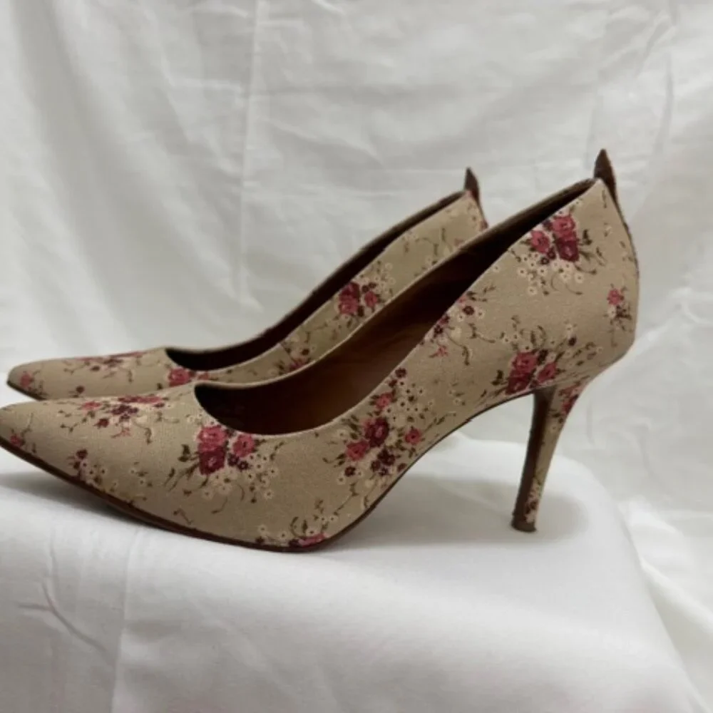 Coach Pump Shoes. Size 9B. Floral print in shades of pink and burgundy - Picture 13 of 14
